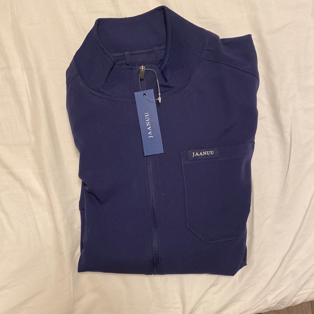 Jaanuu women’s scrub jacket